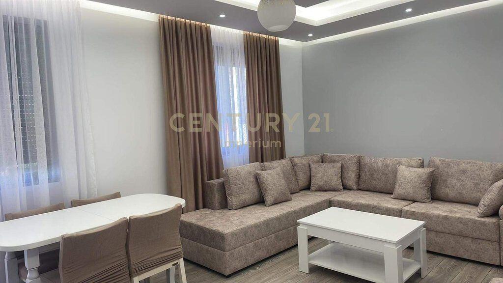 Shitet Vilë 2-Katëshe e Bashkëngjitur në Golem – 3 Dhoma Gjumi | 2 Tualete | Oborr Privat 🌴 150,000 €