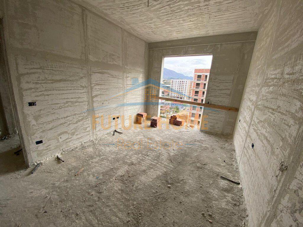 Shitet, Apartament 3+1+2, Colonnade Building, Rruga Dritan Hoxha, Tirane.