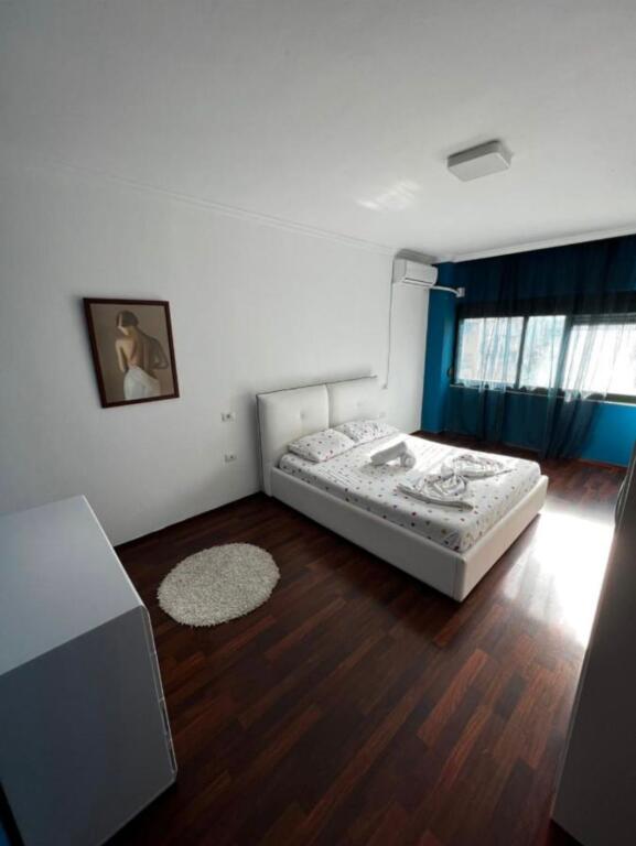 📌Jepet me qira apartament 2+1 📍ne Rrugen e Kavajes!