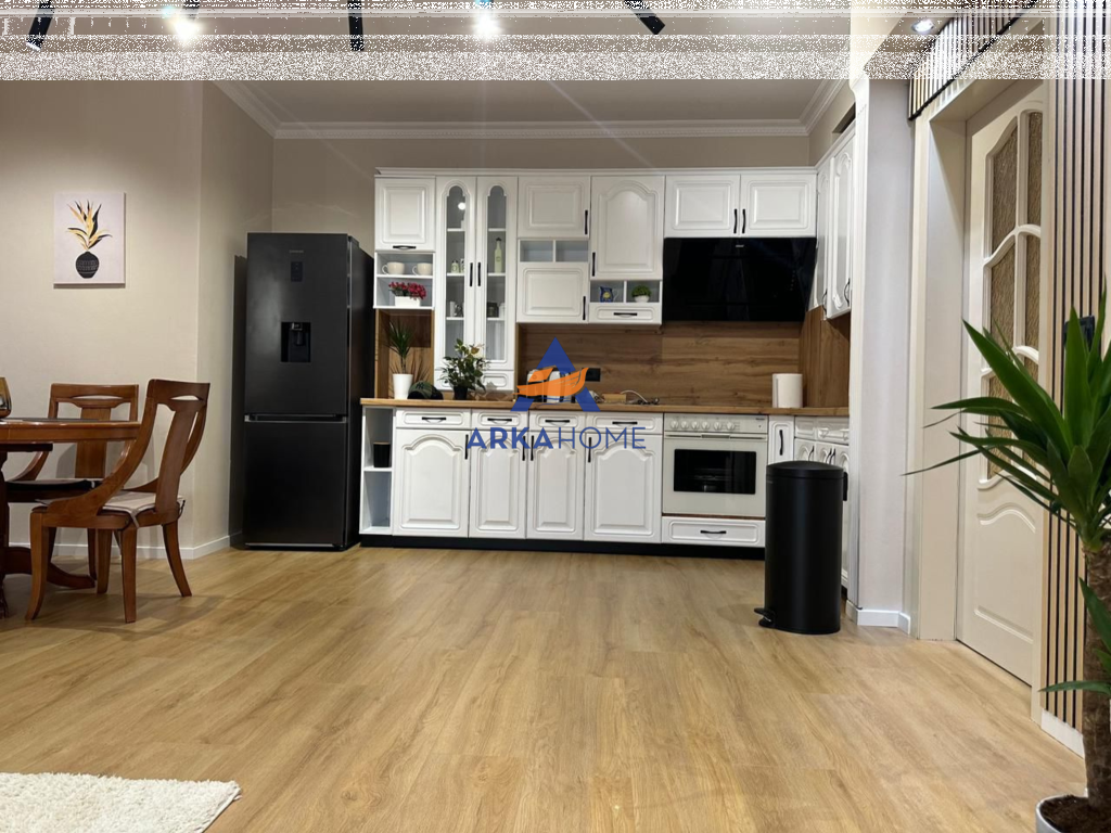 JEPET ME QERA APARTAMENT 2+1+2+BALLKON "NE BLLOK" 1500 EURO (I DISKUTUSHEM)