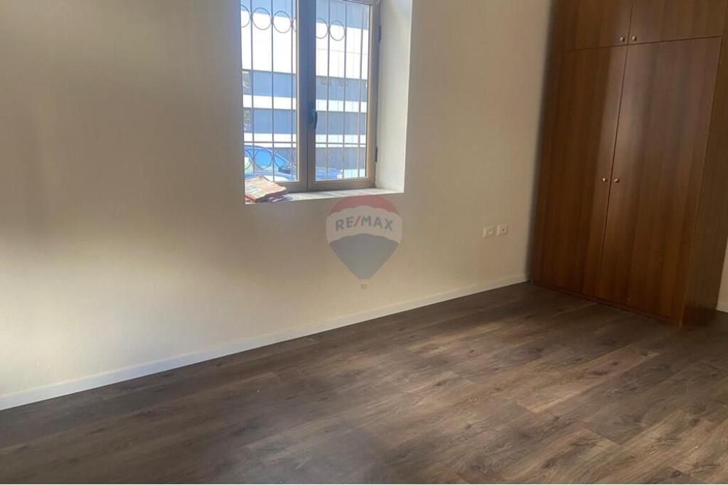 Jepet me qira ambient biznesi – Rruga e Dibrës !