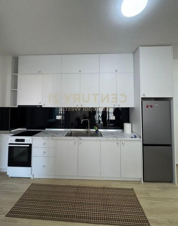 Apartament 1+1 me Qira tek Ish Tregu Elektrik.