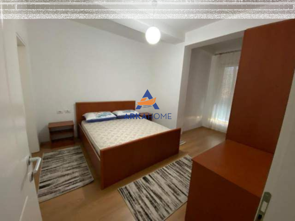 APARTAMENT ME QERA 3+1 "5 MAJ ,QENDRA CONCORD" 65.000 LEKE