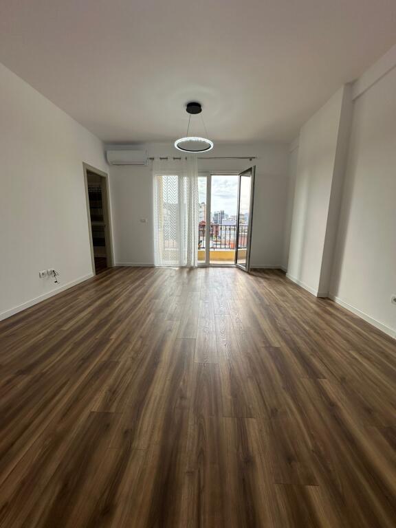 Apartament me qera 2+1