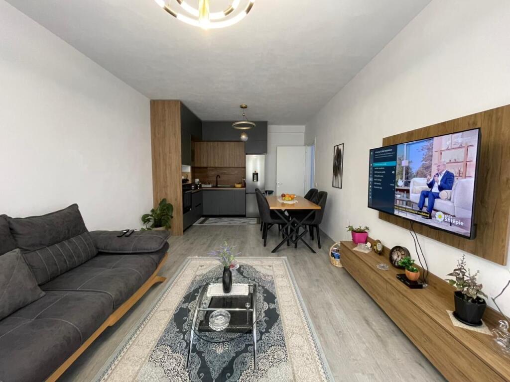 Apartament 2+1 per shitje tek Univers City.