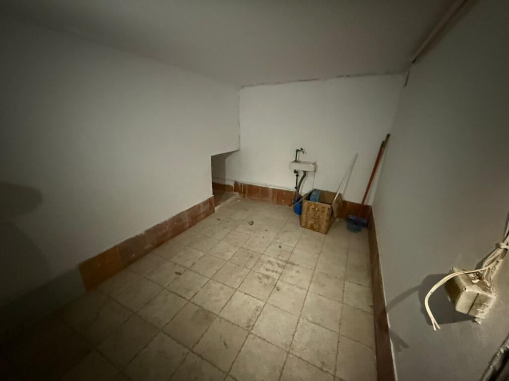 Shops for rent in the municipality