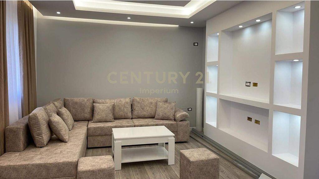 Shitet Vilë 2-Katëshe e Bashkëngjitur në Golem – 3 Dhoma Gjumi | 2 Tualete | Oborr Privat 🌴 150,000 €