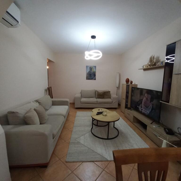 🏠 Jepet me qira: Apartament 2+1 në Myslym Shyr
