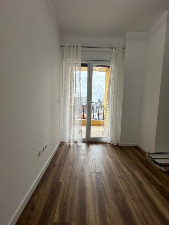 Apartament me qera 2+1