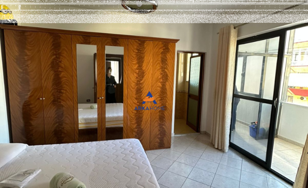 JEPET APARTAMENT ME QERA 2+1+2 "UNAZA E RE,PRANE BOHEM" 500 EURO