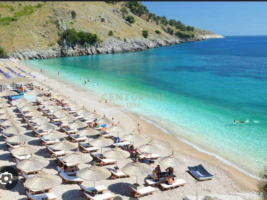 SHITET TOKE ME SIP 7600M2, NE LLAMAN, HIMARE 1,950,000 €