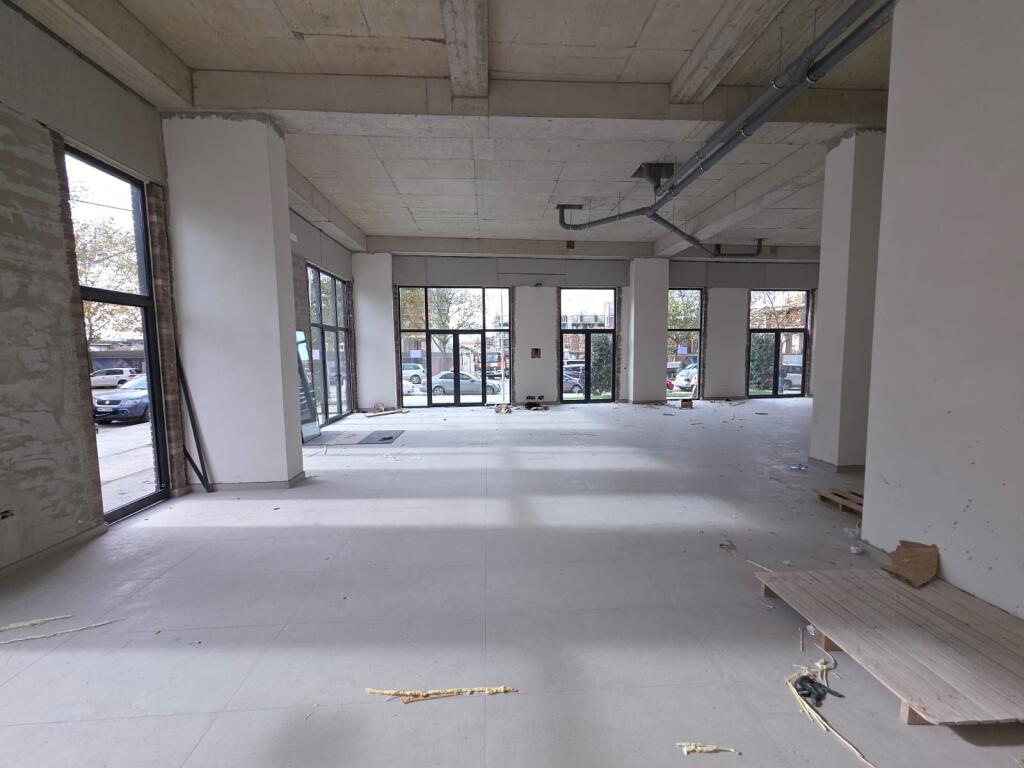 5 Maji Jepet Ambjent Me Qera Per Banka