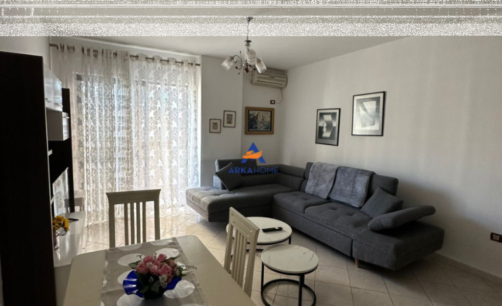 JEPET APARTAMENT ME QERA 2+1+2 "UNAZA E RE,PRANE BOHEM" 500 EURO