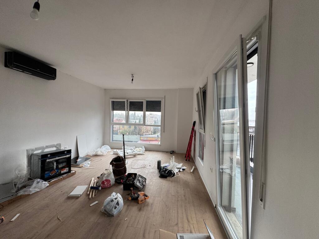 Apartment 2+1+2 for rent 📍 Trio Tower 🏢 Floor: 2 💶 Price: 58,000 lek / month 🛋 Condition: Partially furnished