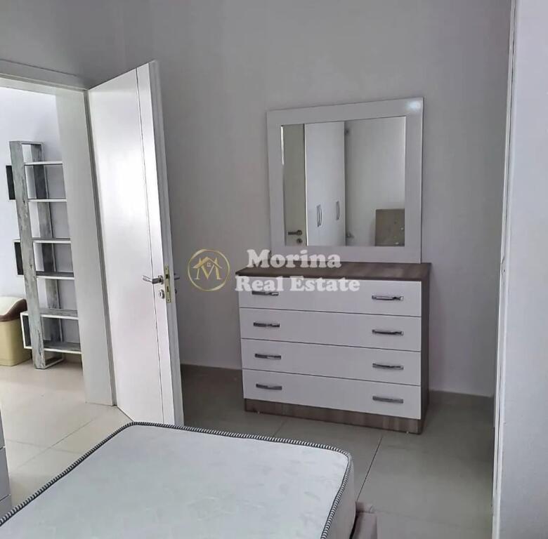 Rent, Entrance 1+1, American Hospital 2, 400 euro/month