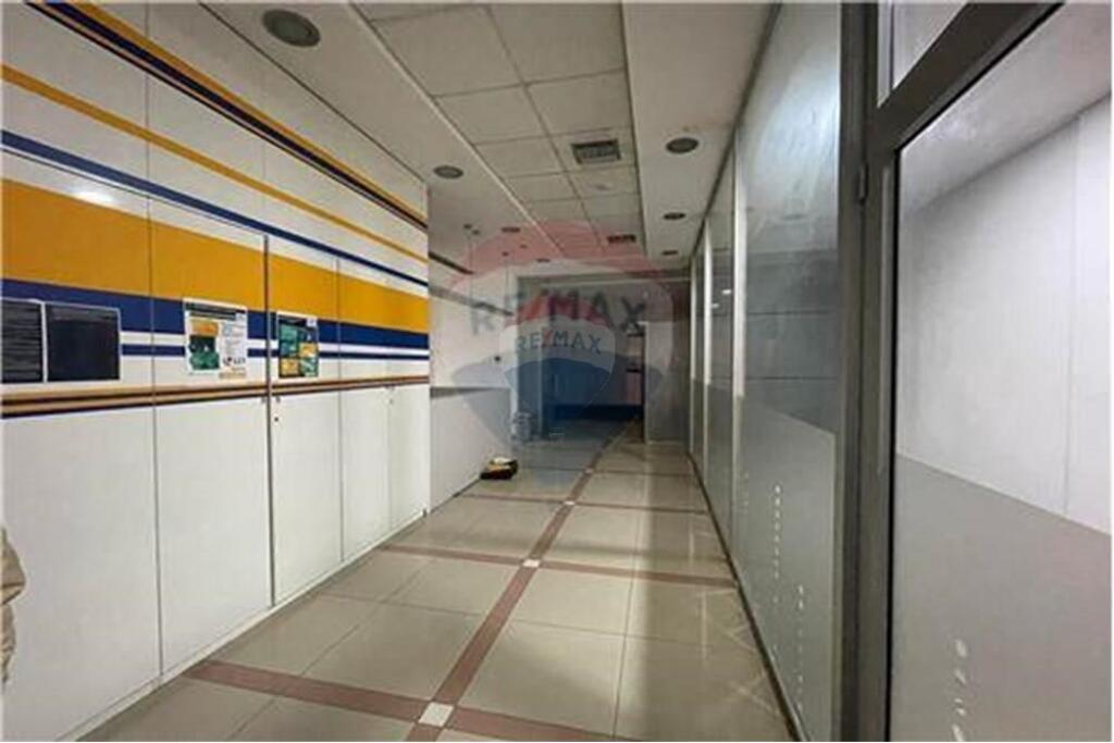 Ufficio in affitto di fronte al Kristal Center!