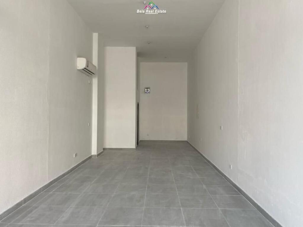 Dyqan Me Qera Ne Bllok (ID BD21759) Tirane