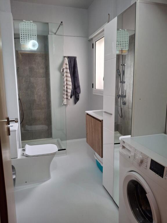 Në Shitje – Apartament 1+1+2 në Qendër të Vlorës