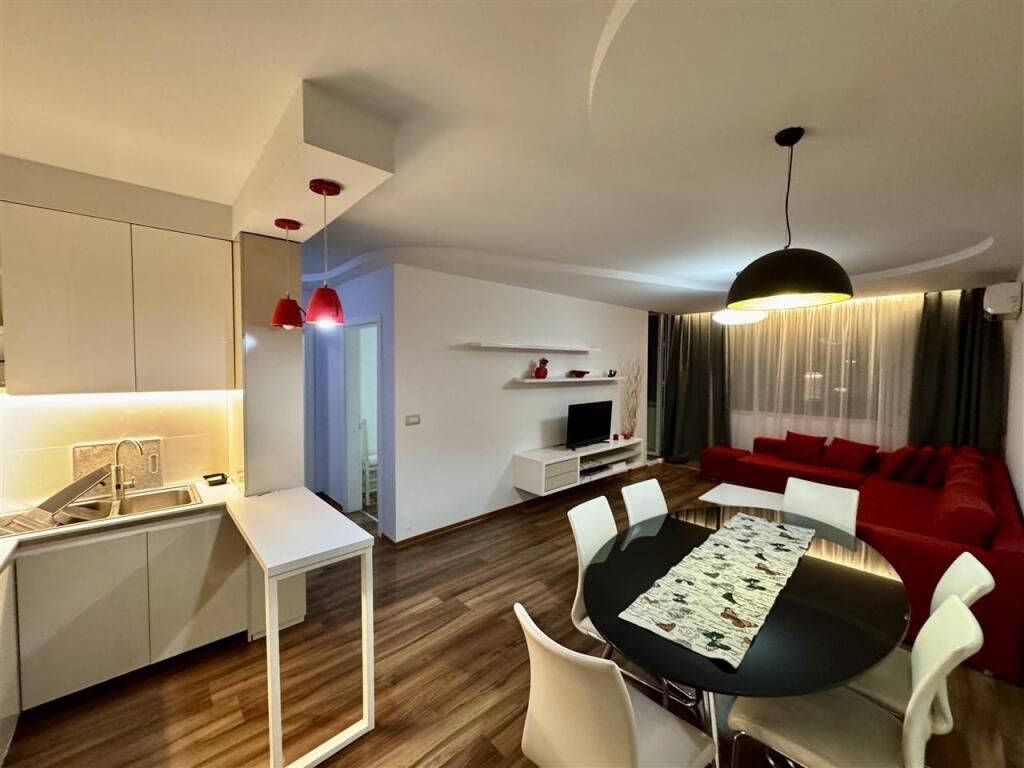 Apartament 1+1 me qira tek Komuna e Parisit Tirane