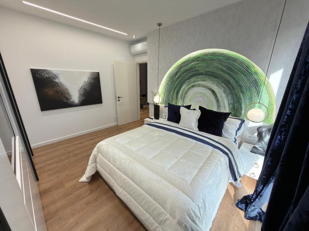 Shitet Apartament 2+1 Tek 21 dhjetori