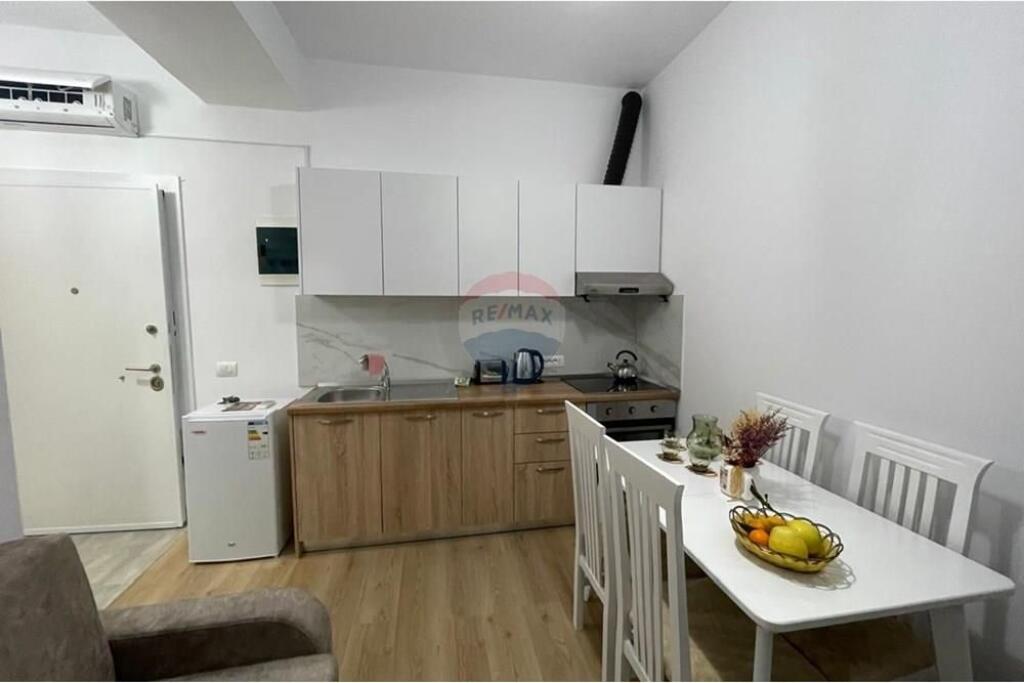 Apartament 1+1 me Qira tek Kompleksi Mangalem !