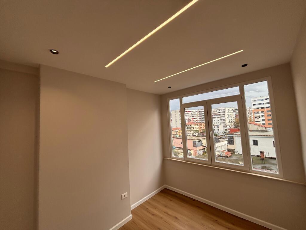 Vendesi 1+1 investito a Astir