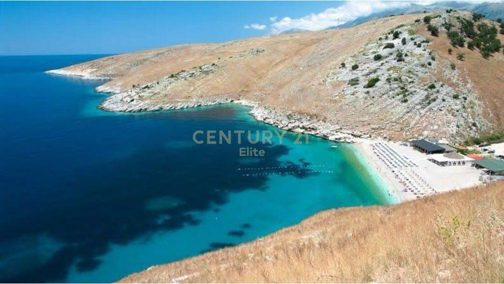 SHITET TOKE ME SIP 7600M2, NE LLAMAN, HIMARE 1,950,000 €