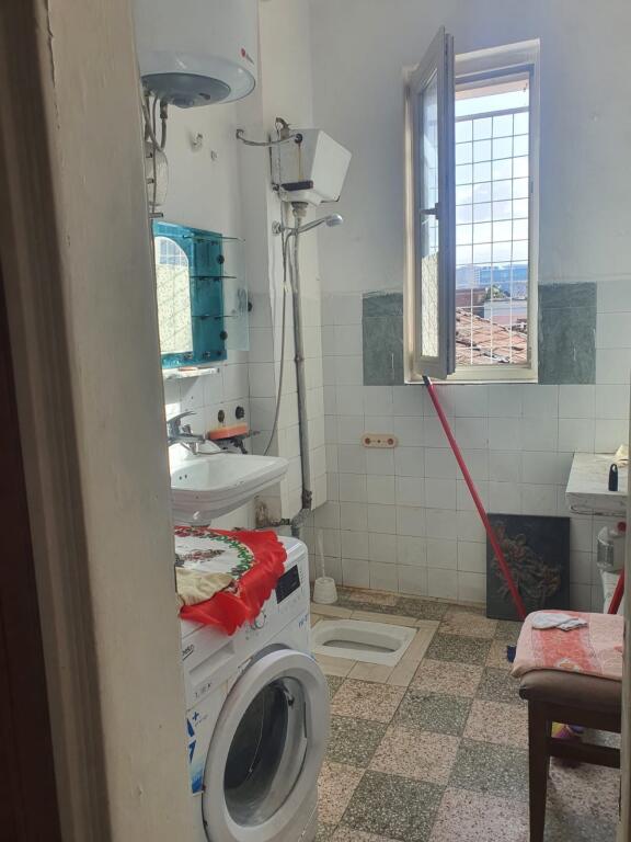 2+1, existing furnished apartment, on Durres road price 350 thousand lek