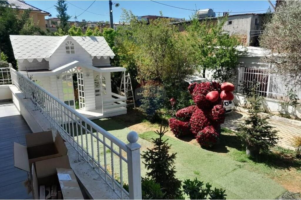 Villa - For Rent - Aleksandër Moisiu Street, Tirana