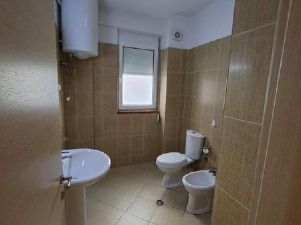 Shitet, Duplex 3+1+2, Rezidenca Kodra e Diellit 1, Tiranë.