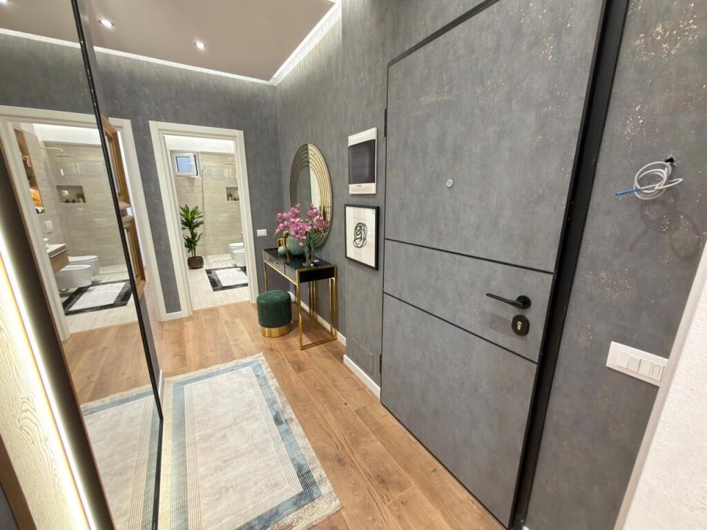 Shitet Apartment 2+1 Tek 21 dhjetori