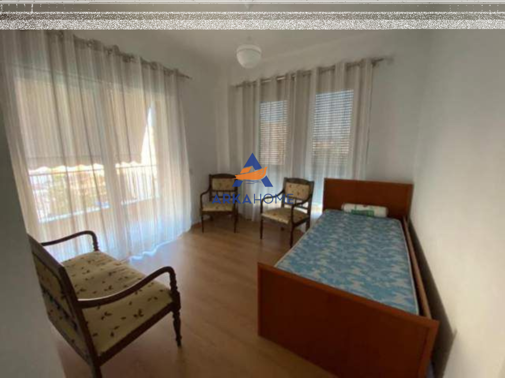 APARTAMENT ME QERA 3+1 "5 MAJ ,QENDRA CONCORD" 65.000 LEKE