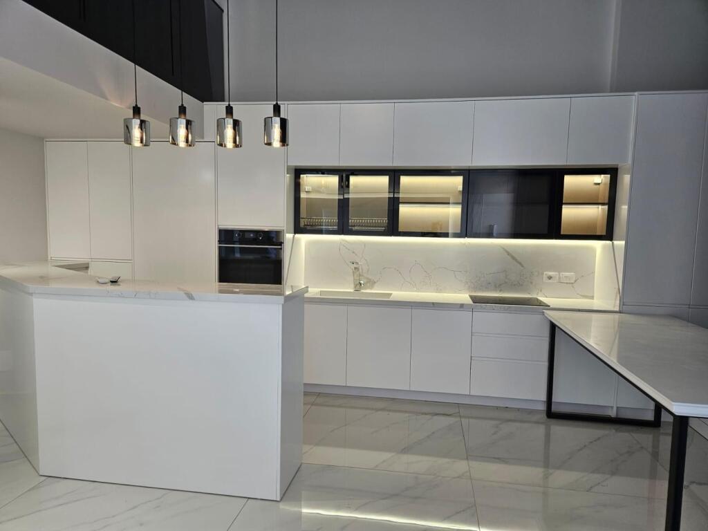 SHITET APARTAMENT 2+1 NE RRADHIM VLORE ( DUPLEX )