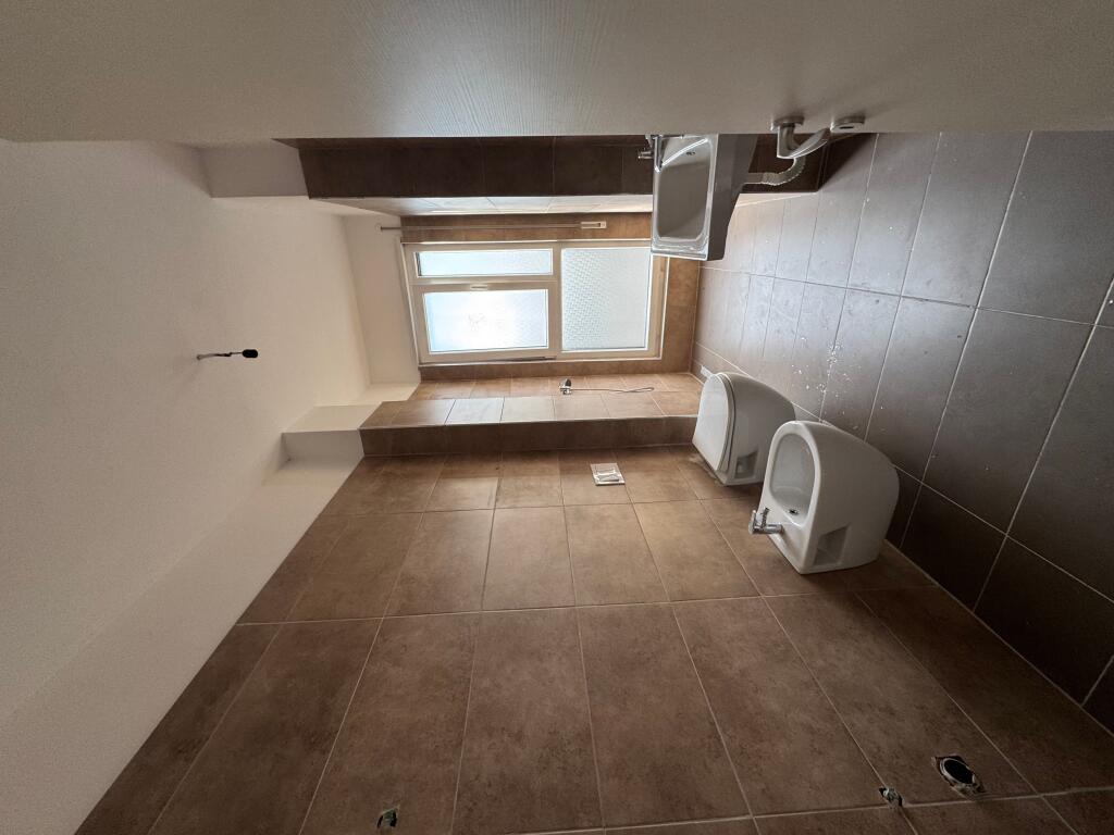 Apartment 1+1 for rent 📍 Trio Tower 🏢 Floor: 8 💶 Price: 55,000 lek / month 🛋 Condition: Partially furnished