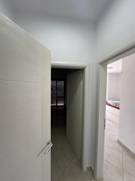 Apartament ne shitje 2+1+2 + depo ne Shkoze pallatet e Tom Doshit.