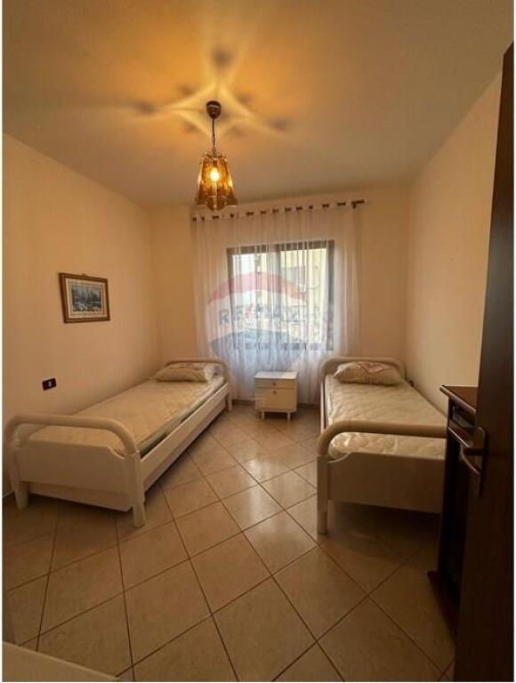 APARTAMENT 2+1 ME QIRA ASTIR PRANE BAR BOHEM