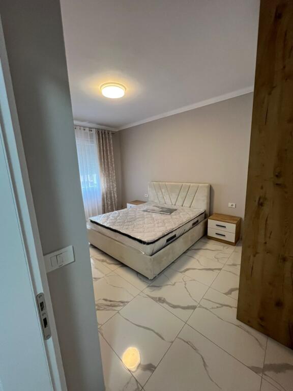 APARTAMENT ME QERA 1+1