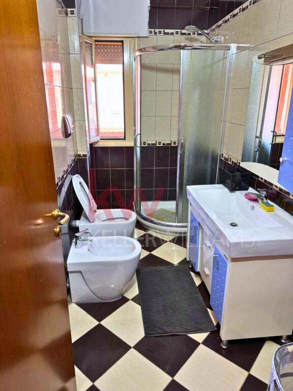 Apartament 2+1 me qera zone qendrore Vlore