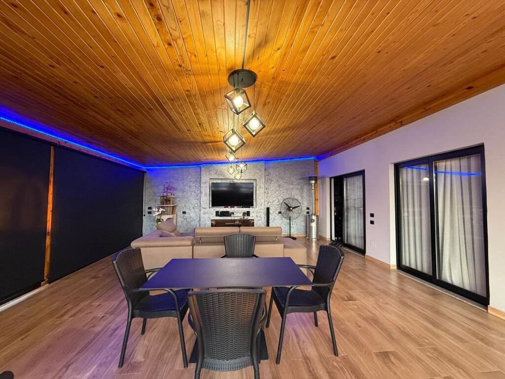 Penthouse for sale 2+2+2, Qesarake, Tirane