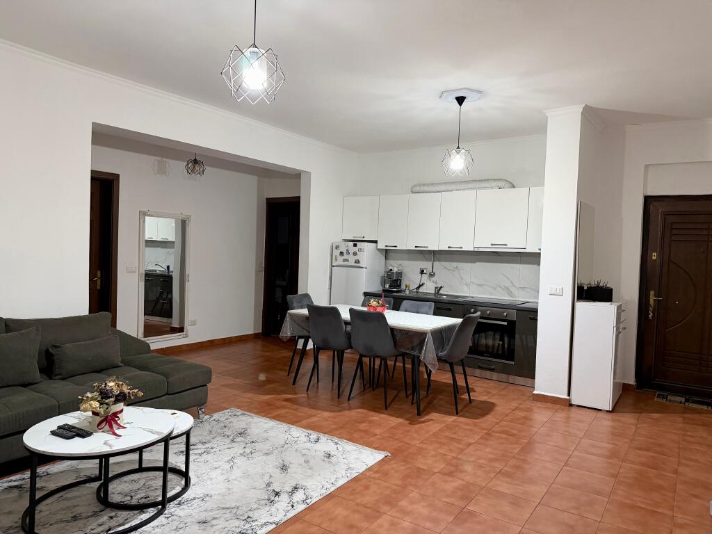 Shitet apartament 2+1 rruga Dritan Hoxha, Tiranë