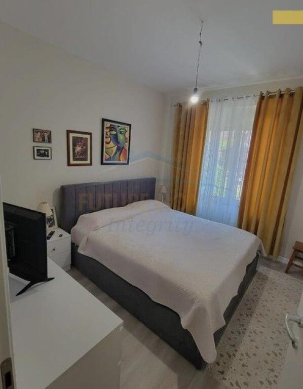 Shitet Apartament 1+1, Rruga “Tefta Tashko Koço”, Tiranë – pranë Pazarit të Ri