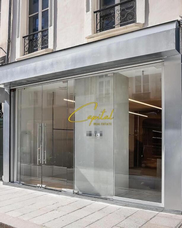 DYQAN ME QERA 80 M2 RRUGA BARDHYL 1000 EURO