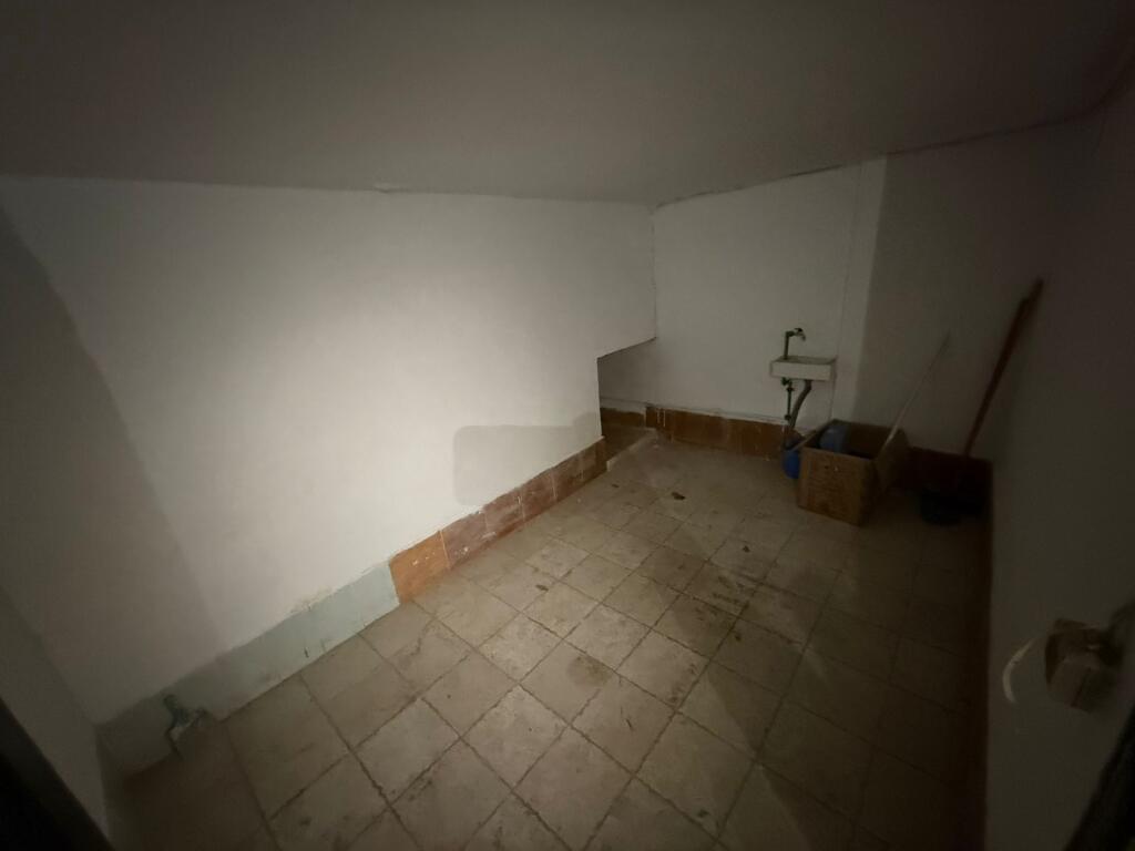 Shops for rent in the municipality