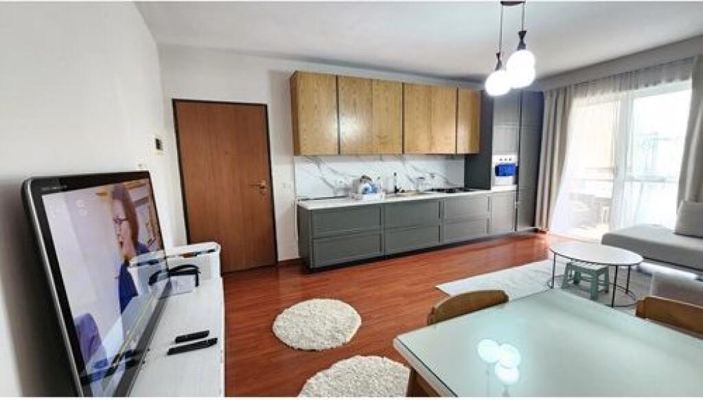 Jepet me qira apartament 1+1 në Rrugën e Barikadave