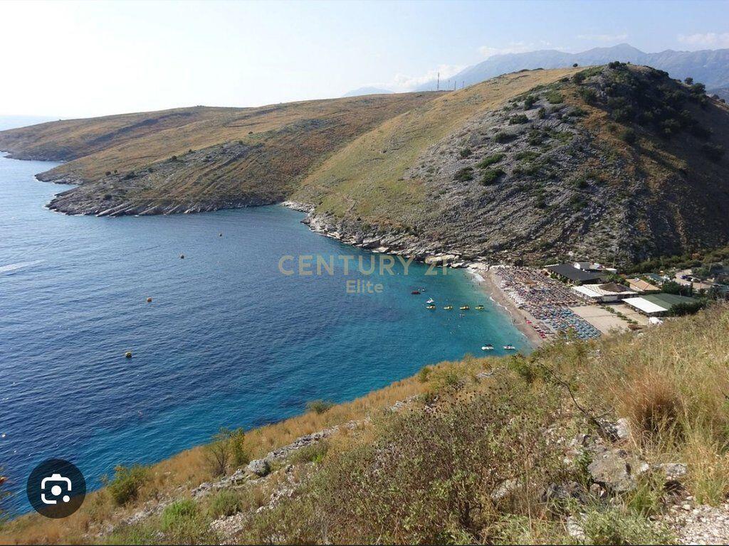 SHITET TOKE ME SIP 7600M2, NE LLAMAN, HIMARE 1,950,000 €