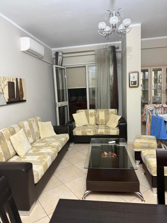 Jepet me qera apartament ne Delijorgj