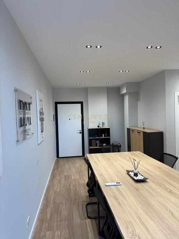 ZYRE PER QIRA ,RESIDENCA MINE PEZA!