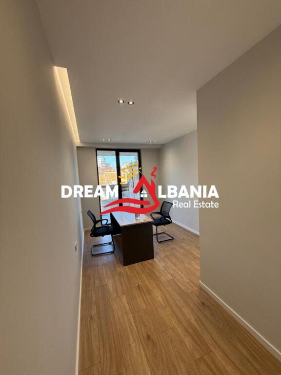 Zyre me qera , Mine Peza (ID 42611390)