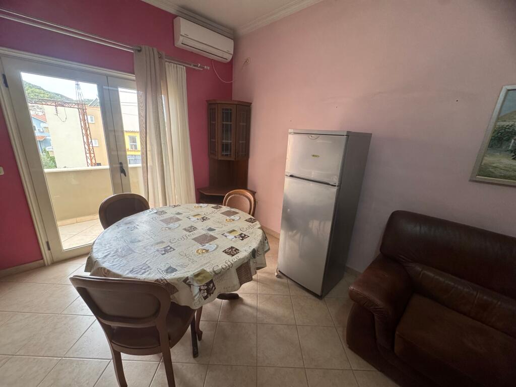 Apartament 1+1 me qira në Selitë, pranë Universitetit “Barleti” –  