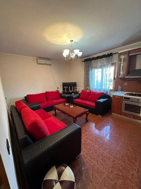 Jepet me qira ambient banimi 2+1 pranë fabrikës së miellit